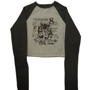 DAZY Slogan & Figure Graphic Raglan Sleeve Crop Tee